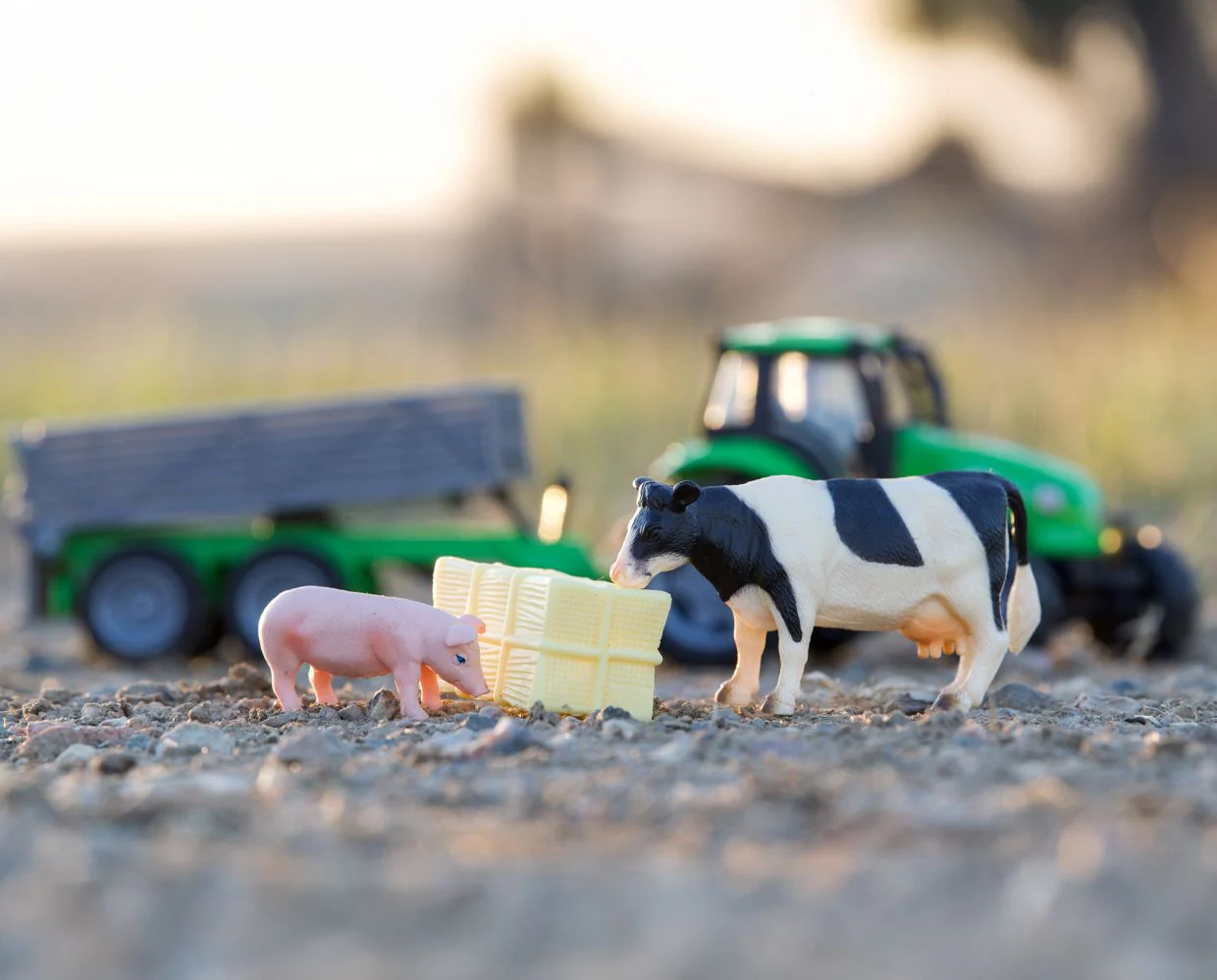 Breyer Farms™ Tractor and Tag-A-Long Wagon - Image 3